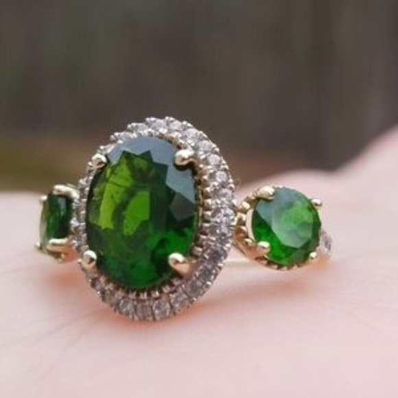 10k Solid Yellow Gold Three Stone Green Chrome Diopside Halo Ring